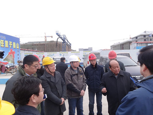 青島市副市長(zhǎng)徐振溪視察青島中建聯(lián)合代建的山東大學(xué)青島校區(qū)圖書(shū)館工程(圖2) 青島市副市長(zhǎng)徐振溪視察青島中建聯(lián)合代建的山東大學(xué)青島校區(qū)圖書(shū)館工程(圖2)